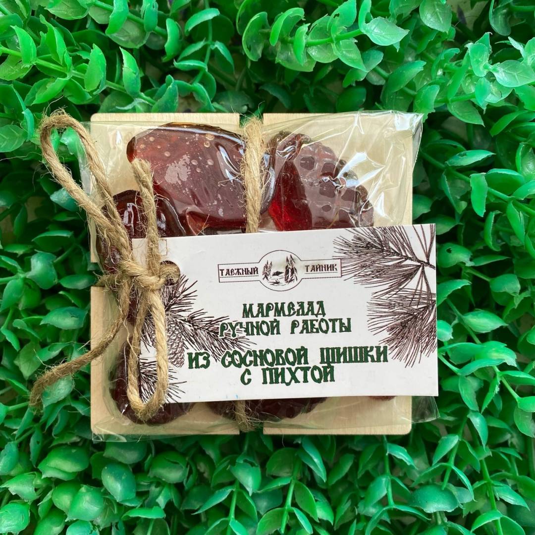 Купить онлайн Мармелад из сосновой шишки с пихтой на дереве, 60гр в интернет-магазине Беришка с доставкой по Хабаровску и по России недорого.