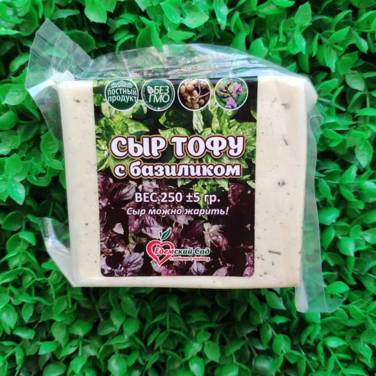 Купить онлайн Сыр соевый Тофу с базиликом, 250 гр в интернет-магазине Беришка с доставкой по Хабаровску и по России недорого.